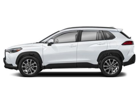 Used 2025 Toyota Corolla Cross XLE image 3