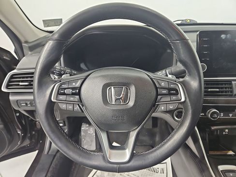Used 2018 Honda Accord Touring image 14