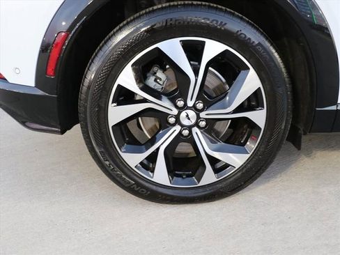 Used 2022 Ford Mustang Mach-E Premium image 7