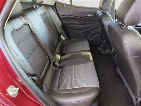 Used 2025 Chevrolet Trax LT image 18