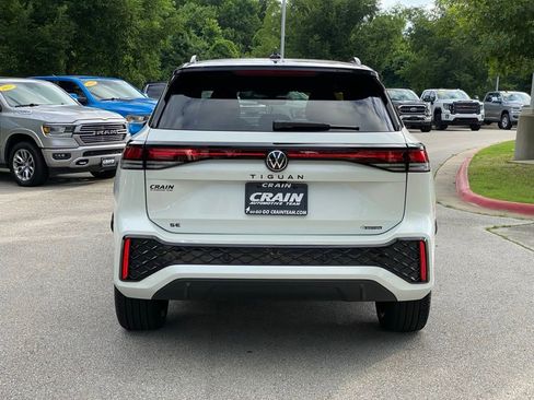 Used 2025 Volkswagen Tiguan SE R-Line AWD/4WD image 6