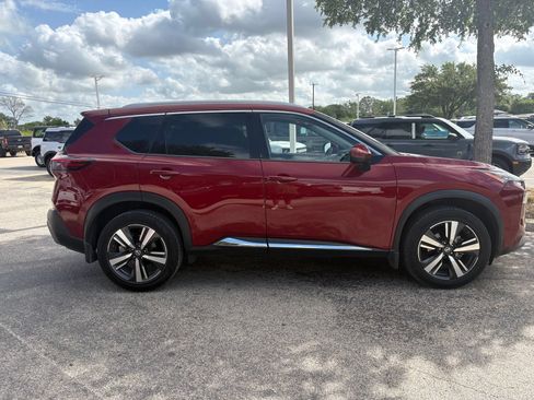 Used 2021 Nissan Rogue SL w/ Premium Package FWD image 2