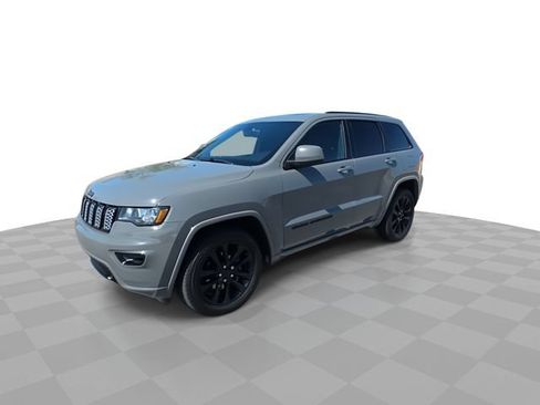 Used 2020 Jeep Grand Cherokee Altitude RWD image 4