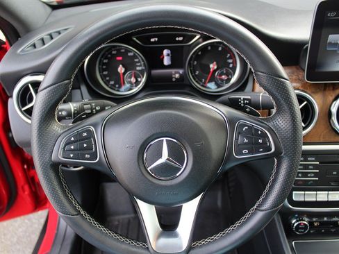 Used 2018 Mercedes-Benz GLA 250 4MATIC image 15