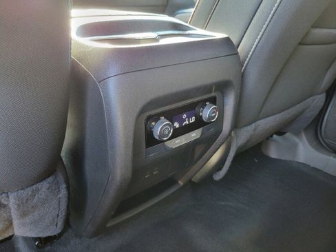 Certified 2025 Chevrolet Traverse LT image 31