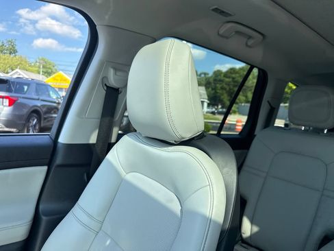 Used 2025 Lincoln Aviator AWD w/ Equipment Group 101A image 41