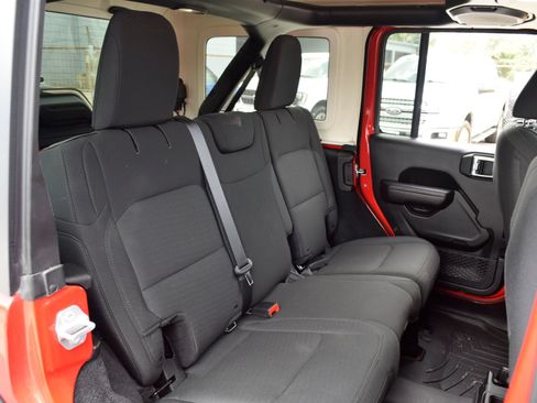 Used 2018 Jeep Wrangler Unlimited Sport S AWD/4WD image 21