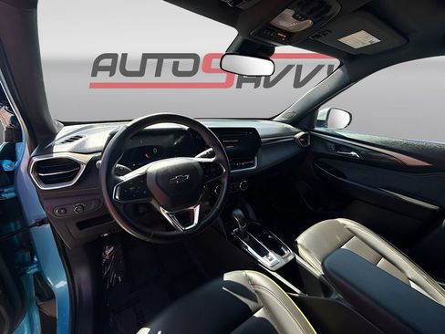 Used 2025 Chevrolet TrailBlazer ACTIV w/ Convenience Package FWD image 9