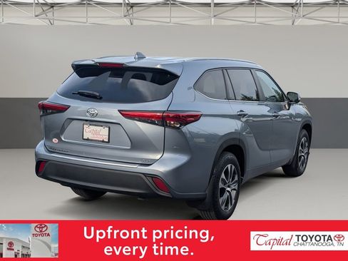 Used 2023 Toyota Highlander XLE image 7