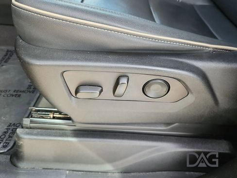 Used 2023 Chevrolet Suburban Premier image 15