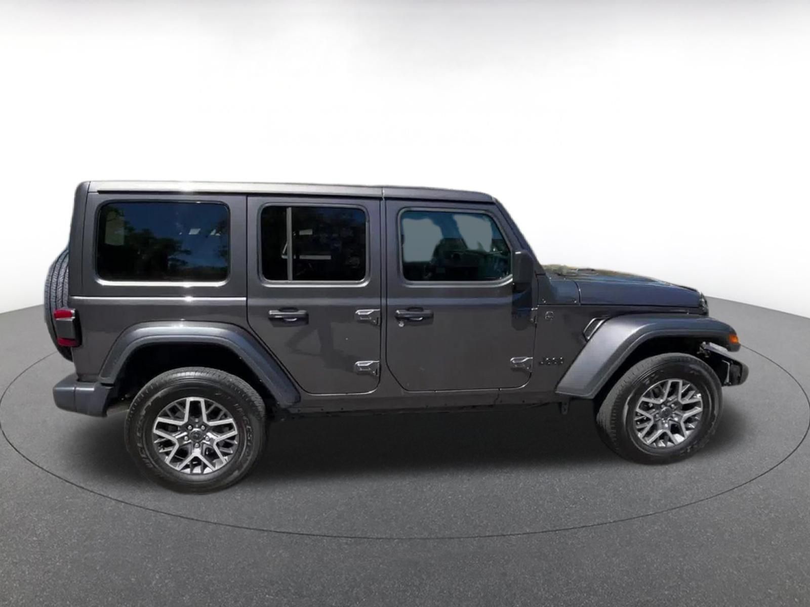 Used 2025 Jeep Wrangler Unlimited Sahara AWD/4WD image 15