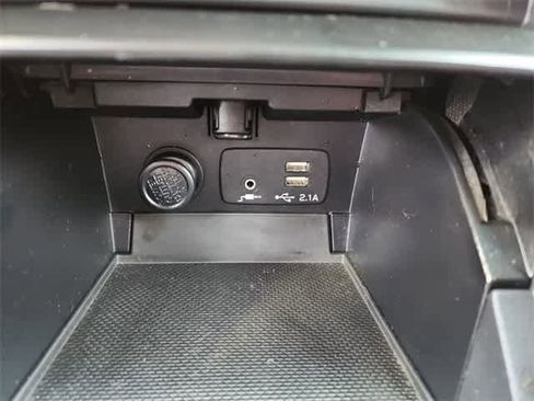 Used 2019 Subaru Outback 2.5i Premium image 27