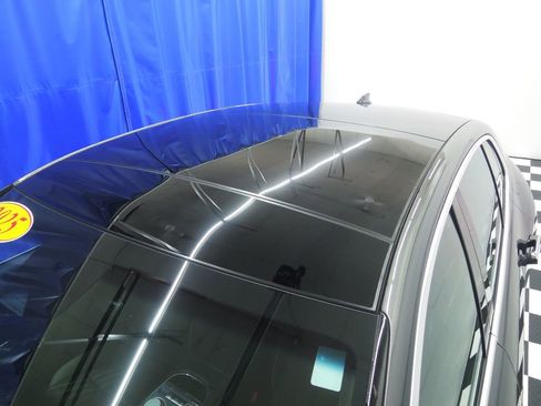 Used 2025 Genesis G90 3.5T AWD/4WD image 4
