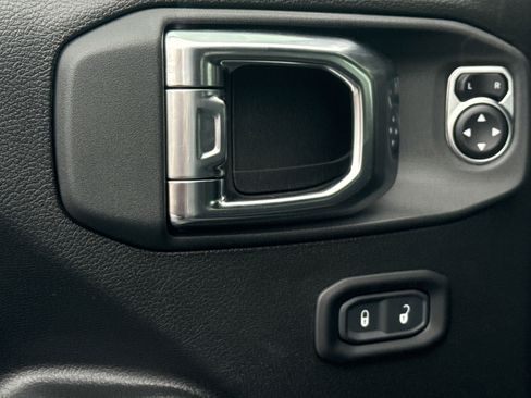 New 2025 Jeep Gladiator Sport image 15