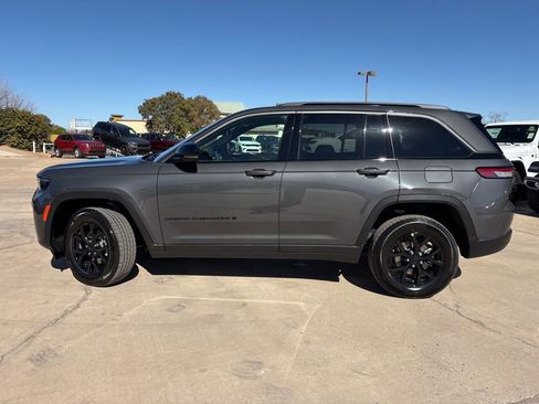 New 2026 Jeep Grand Cherokee Altitude AWD/4WD image 8