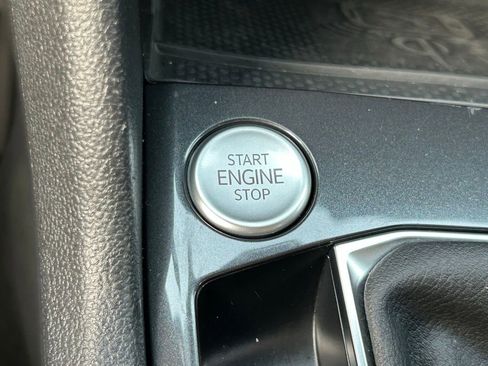 Used 2024 Volkswagen Tiguan SEL R-Line image 40