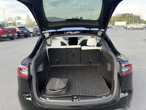 Used 2021 Tesla Model Y Long Range image 29