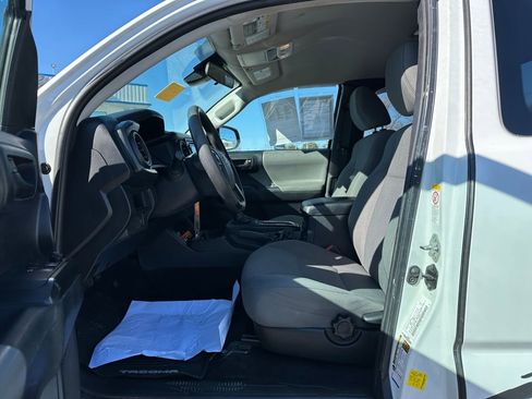 Used 2019 Toyota Tacoma SR w/ SX Package image 10