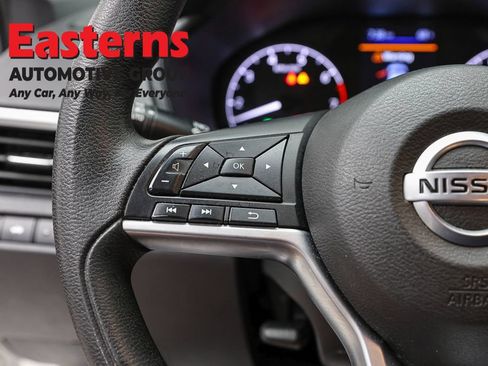 Used 2022 Nissan Altima 2.5 S FWD image 14
