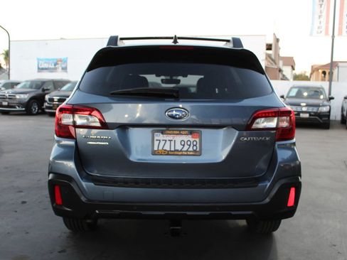 Used 2018 Subaru Outback 2.5i Limited AWD/4WD image 4