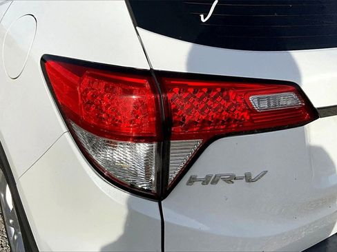 Used 2022 Honda HR-V LX image 28