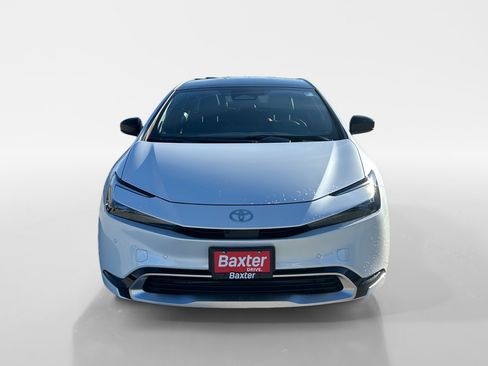 Used 2025 Toyota Prius Plug-In Hybrid w/ Limited Premium Package image 18