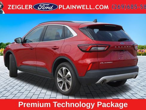 Used 2023 Ford Escape Platinum w/ Premium Technology Package AWD/4WD image 3