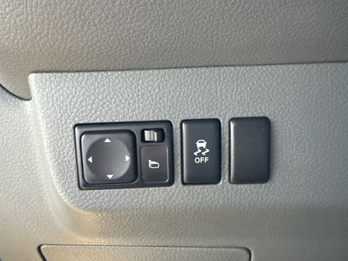 Used 2016 Nissan NV 2500 SV image 16