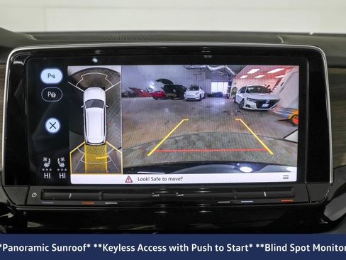 Used 2024 Volkswagen Atlas SEL Premium R-Line image 8