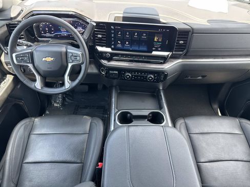 Used 2024 Chevrolet Silverado 2500 LTZ w/ LTZ Convenience Package AWD/4WD image 9