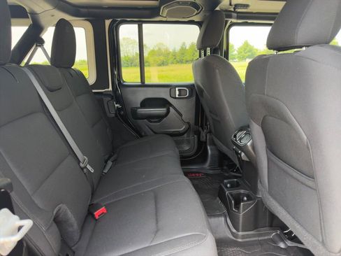 Used 2022 Jeep Wrangler Unlimited Sport AWD/4WD image 29