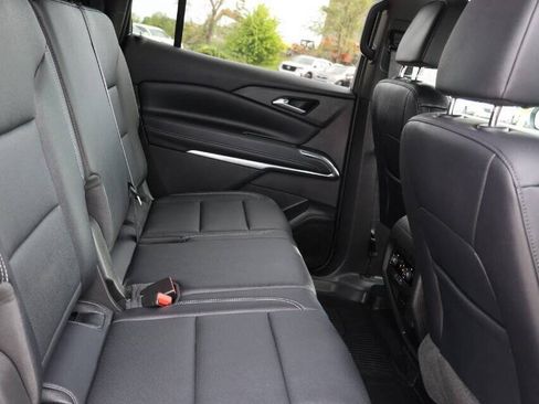 Used 2025 Chevrolet Traverse LT w/ Midnight/Sport Edition AWD/4WD image 16