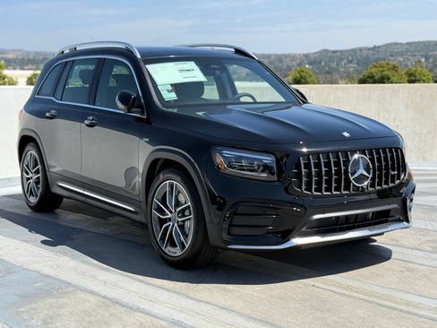 New 2026 Mercedes-Benz GLB 35 AMG 4MATIC image 8