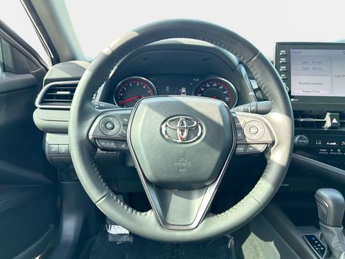 Used 2023 Toyota Camry XSE FWD image 16