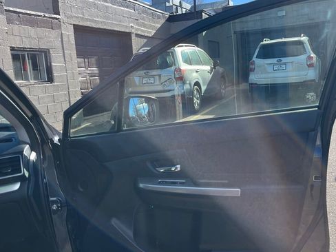 Used 2015 Subaru Crosstrek 2.0i Premium image 11