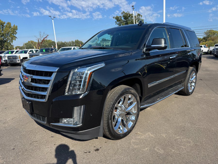 Used 2018 Cadillac Escalade Luxury AWD/4WD image 1