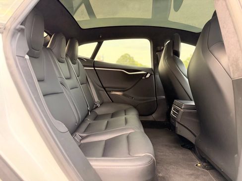 Used 2018 Tesla Model S AWD image 24