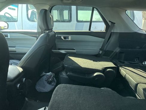 Used 2022 Ford Explorer XLT w/ Equipment Group 202A image 13