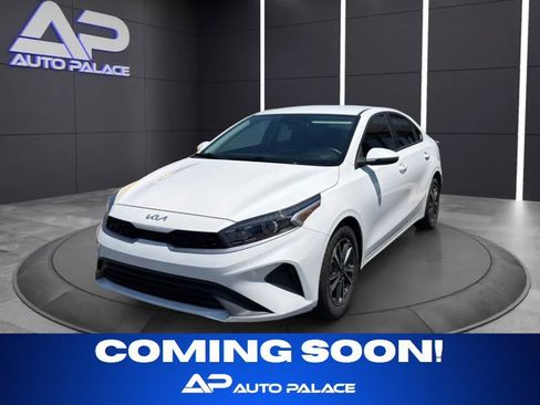 Used 2024 Kia Forte LXS w/ LXS Technology Package FWD image 1