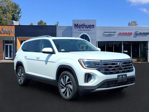 Used 2024 Volkswagen Atlas SEL AWD/4WD image 1