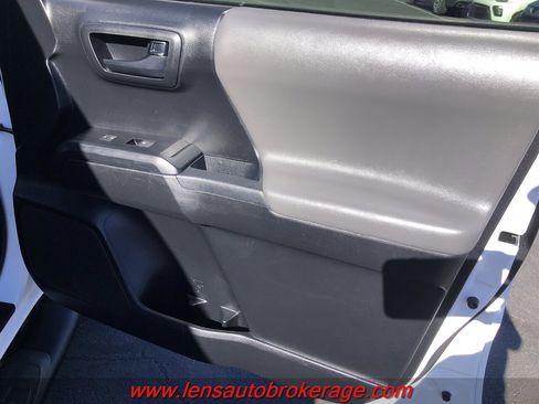 Used 2019 Toyota Tacoma SR image 20