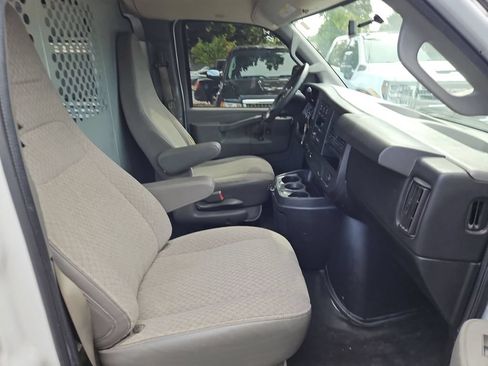 Used 2016 GMC Savana 2500 RWD image 15