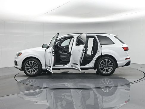 Used 2022 Audi Q7 2.0T Premium Plus w/ Premium Plus Package AWD/4WD image 5