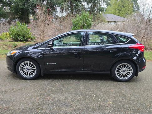 Used 2015 Ford Focus Electric Hatchback 4D w/ Exterior Protection Package image 2