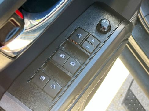 Used 2023 Toyota Tacoma TRD Sport image 17