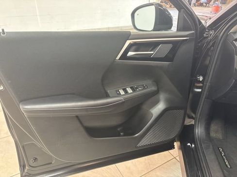 Used 2024 Mitsubishi Outlander ES FWD image 19