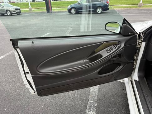 Used 2001 Ford Mustang GT RWD image 7