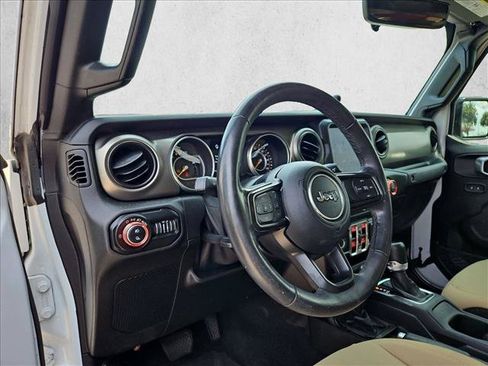 Used 2021 Jeep Gladiator Sport AWD/4WD image 9