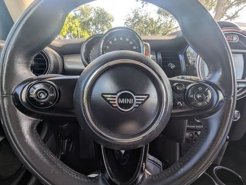Used 2021 MINI Cooper 2-Door Hardtop FWD image 15