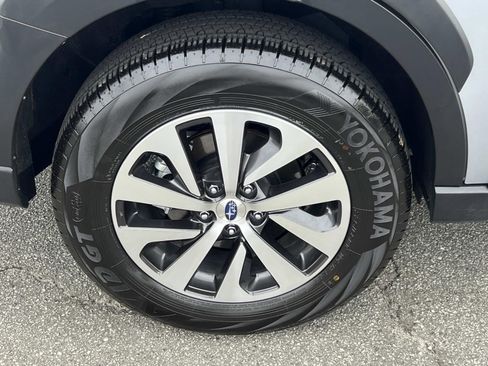 Certified 2025 Subaru Outback Premium w/ Popular Package #1A image 17